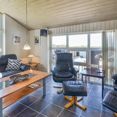 Awesome In With Kitchen Holiday home *