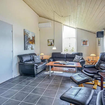 Holiday home Awesome In With Kitchen